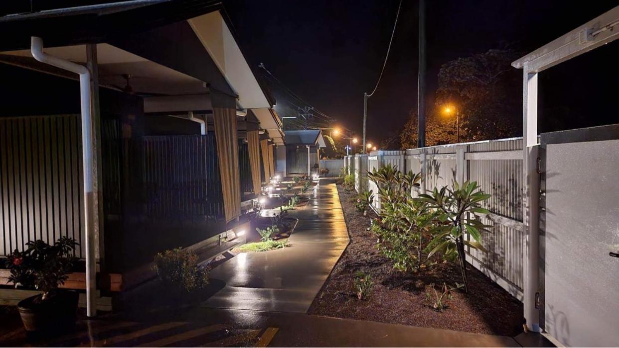 The Dugongs' Rest Motel Horn Exterior photo